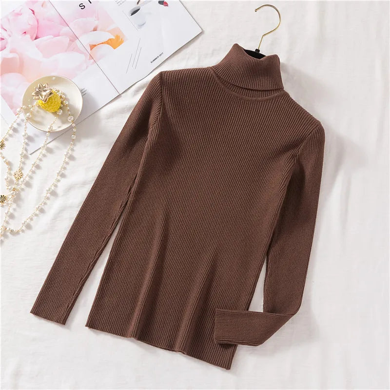 Stylish women's turtleneck sweater with fold-over for special comfort