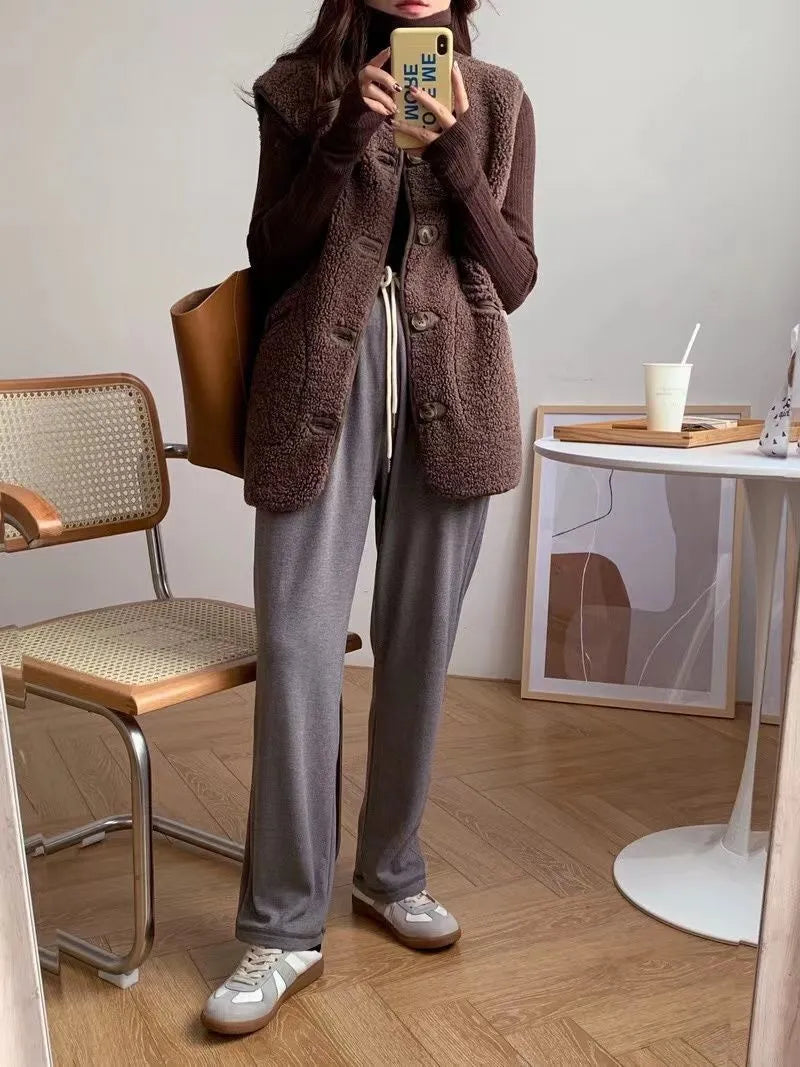 Anne Wollen Vest - Elegant and Luxurious for an Incomparable Style