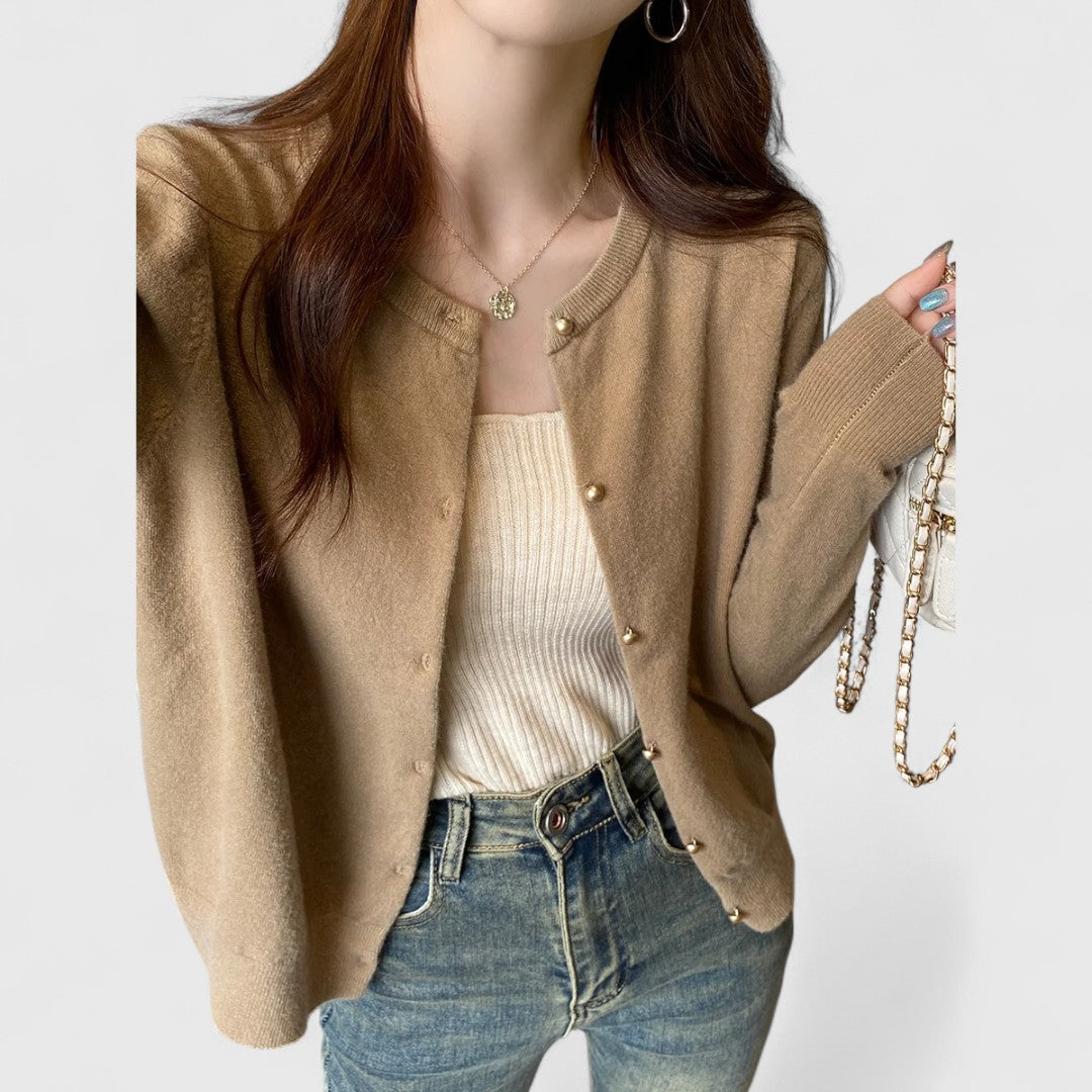 Hesa – Elegant Cardigan for Women