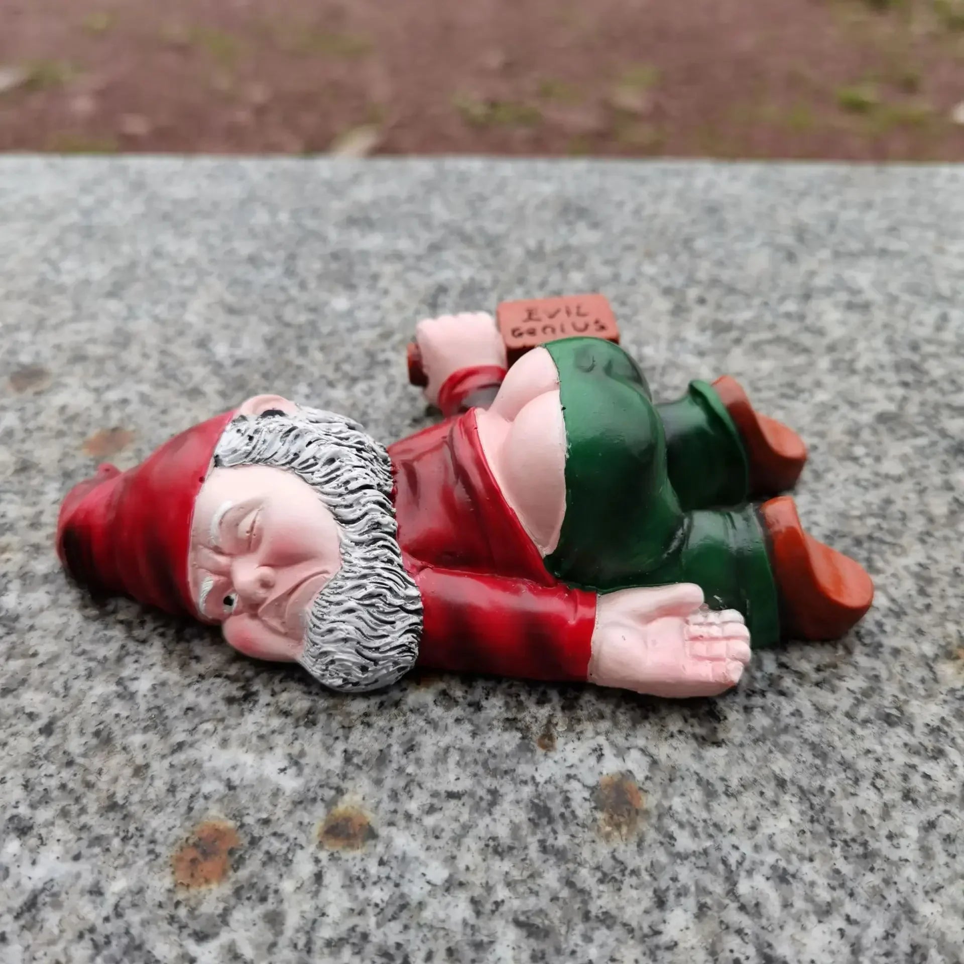 Talaria - Funny Drunk Garden Gnome Made of Weatherproof Resin for Indoor and Outdoor Use, Perfect for Laughter and Decoration