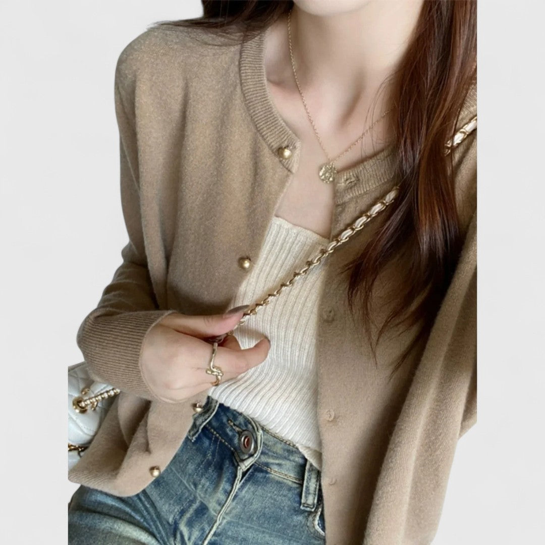 Hesa – Elegant Cardigan for Women
