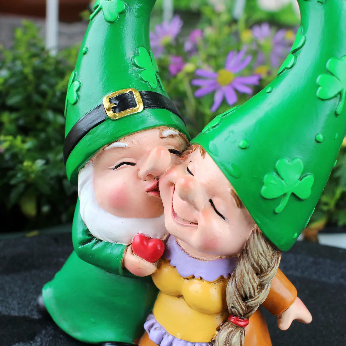 Sabinae - Charming Gnome Figurine for Garden and Party Decor - Handmade Resin for an Enchanting Atmosphere