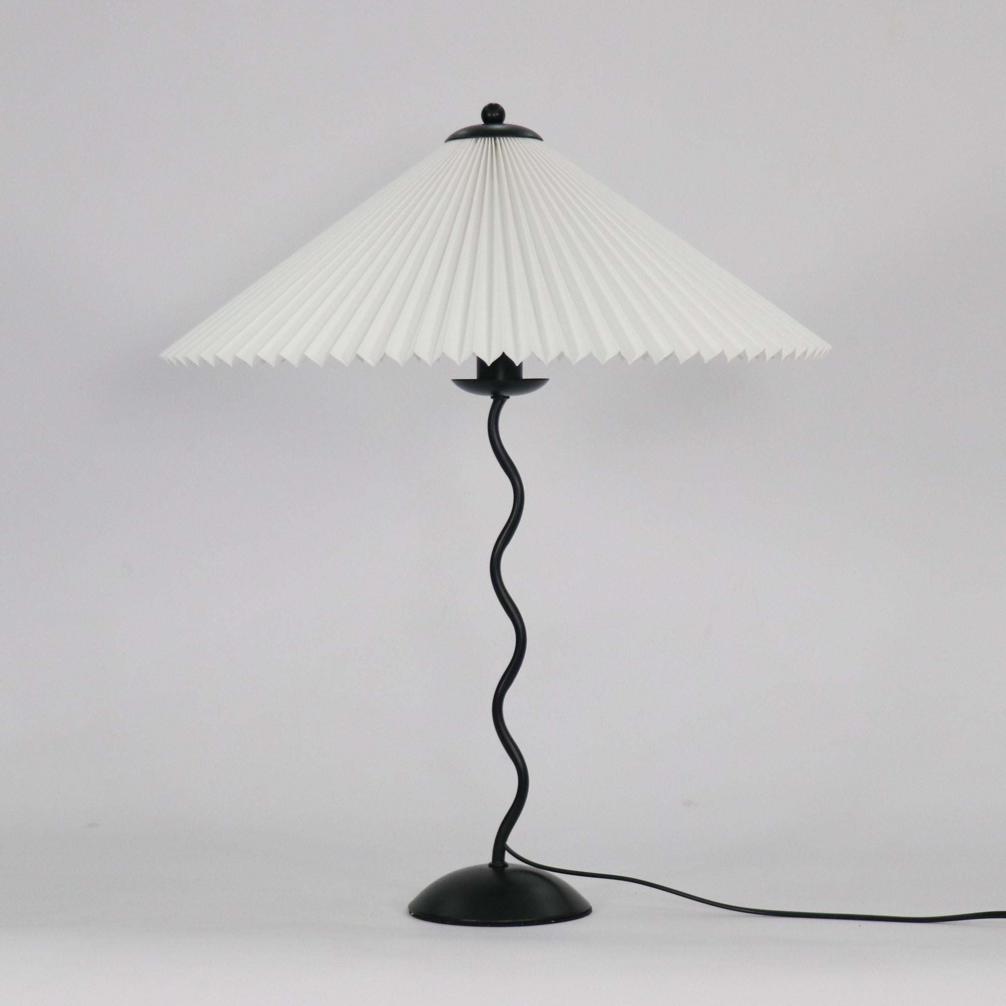 Stylish Squiggle Table Lamp for Modern Atmosphere