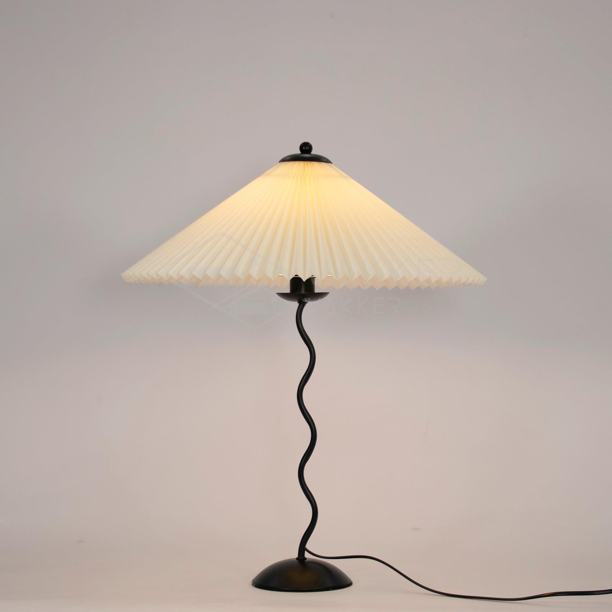Stylish Squiggle Table Lamp for Modern Atmosphere