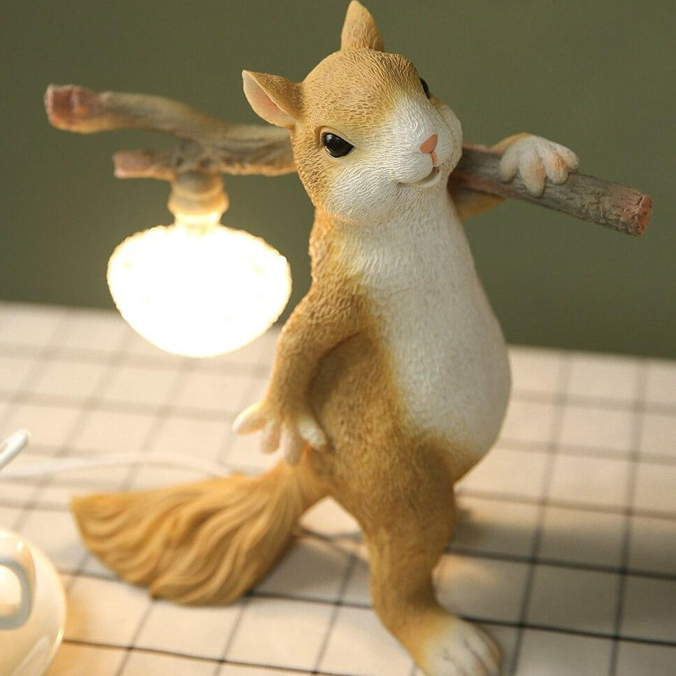Charming Squirrel Table Lamp for Cozy Lighting