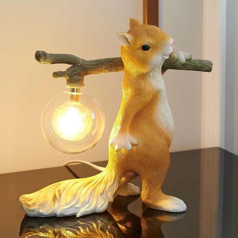 Charming Squirrel Table Lamp for Cozy Lighting