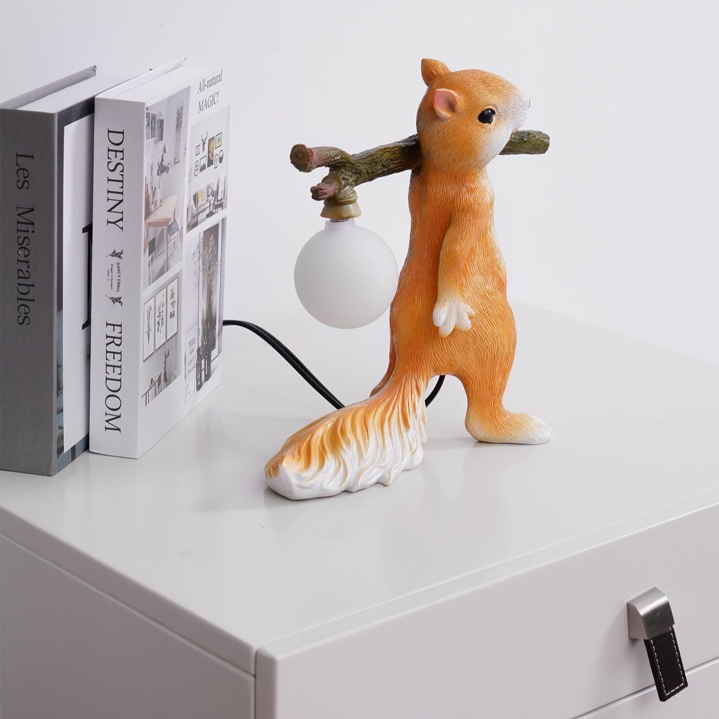 Charming Squirrel Table Lamp for Cozy Lighting