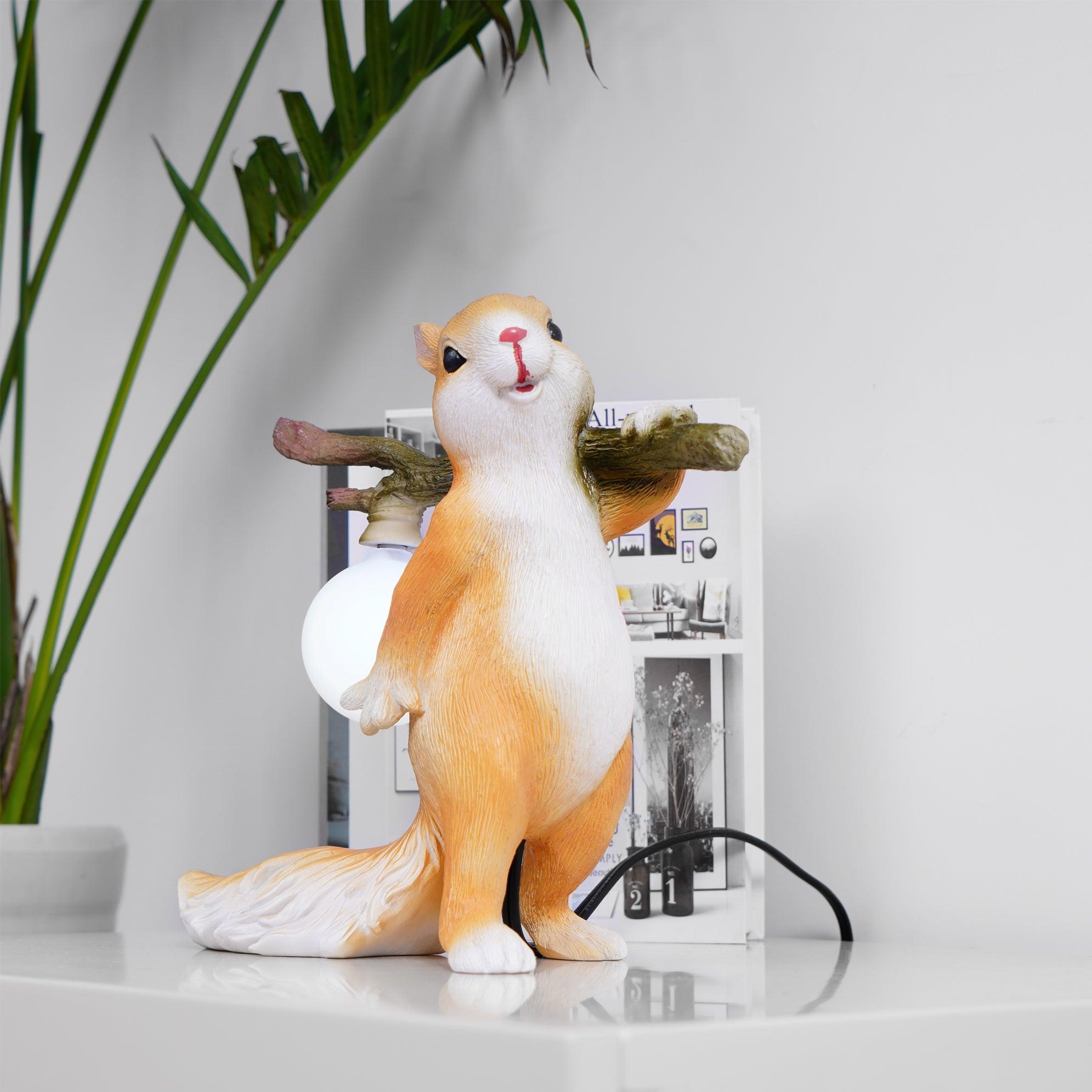 Charming Squirrel Table Lamp for Cozy Lighting