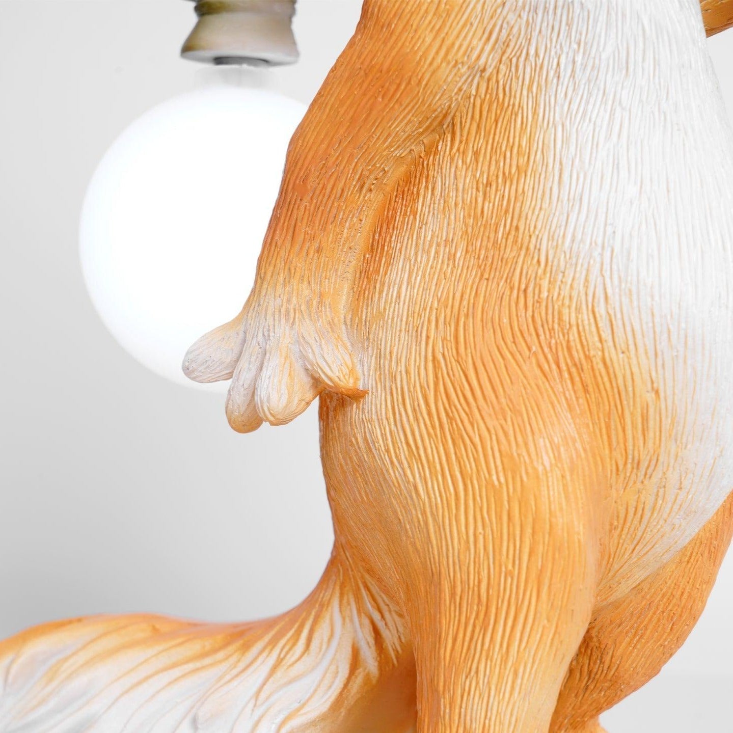 Charming Squirrel Table Lamp for Cozy Lighting