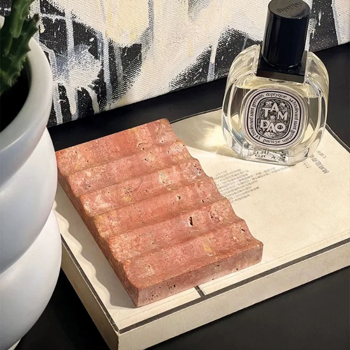 Elegant Cannelé Stone Plateau | Refined Natural Stone Design for a Sophisticated Interior Decoration