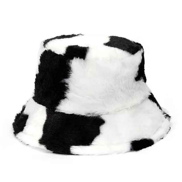 Jasmine – Elegant winter bucket hat made of faux fur in cow-leopard print