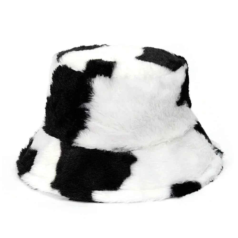 Jasmine – Elegant winter bucket hat made of faux fur in cow-leopard print