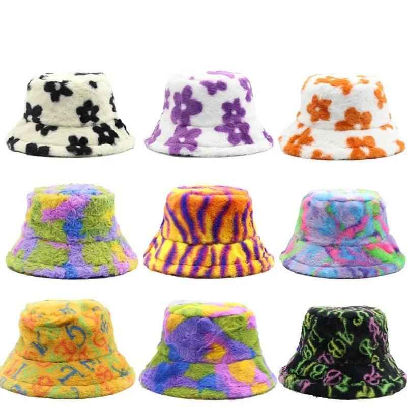 Jasmine – Elegant winter bucket hat made of faux fur in cow-leopard print