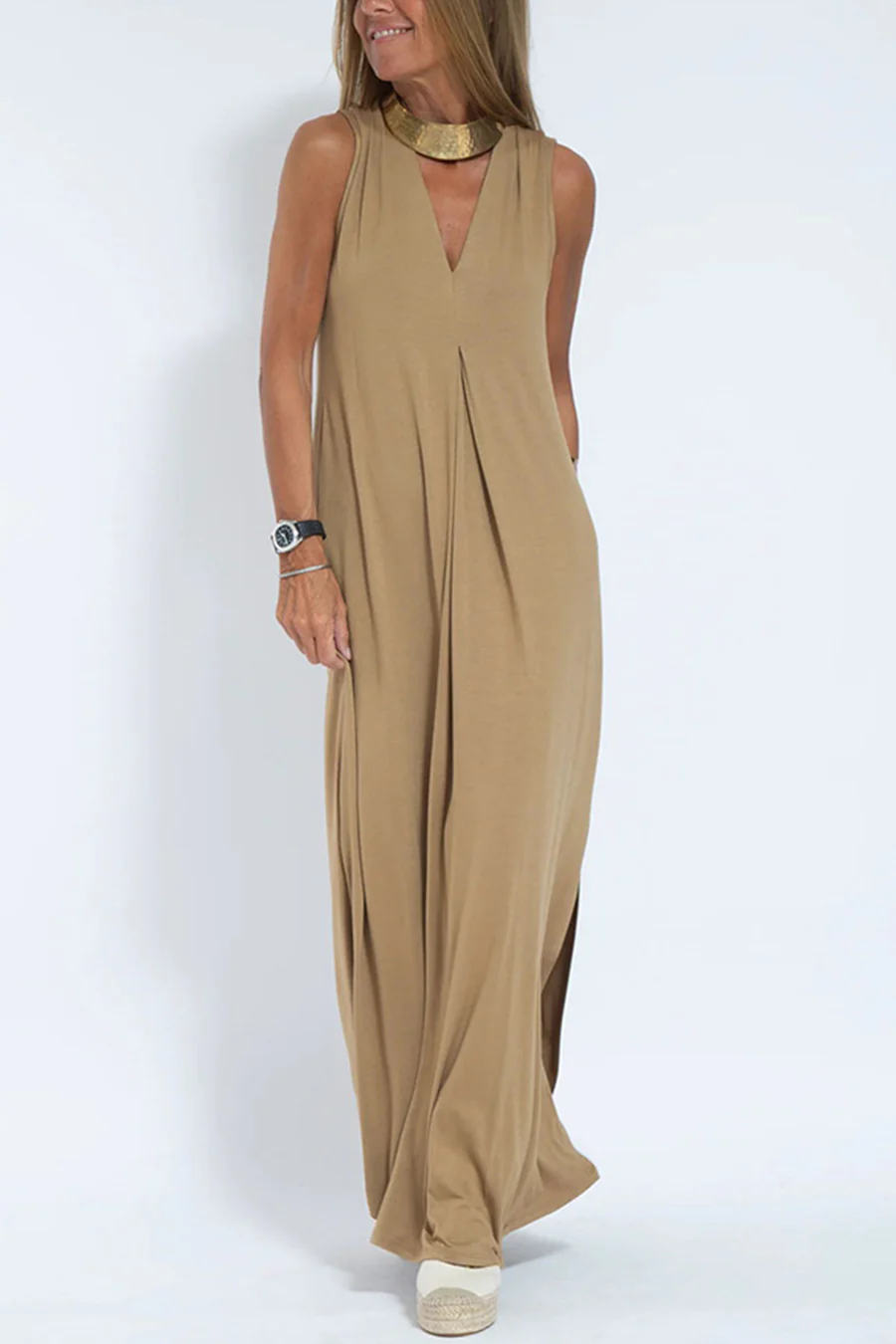 Sleeveless Solid Color Maxi Dress for an Elegant and Comfortable Style