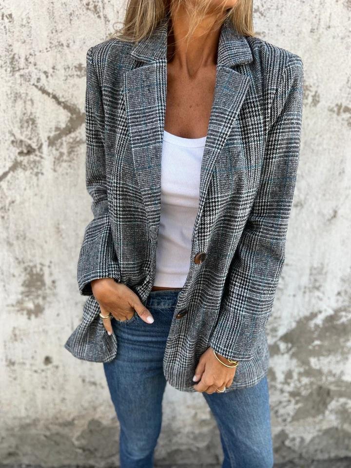 Flaire | Elegant and trendy women's winter plaid blazer