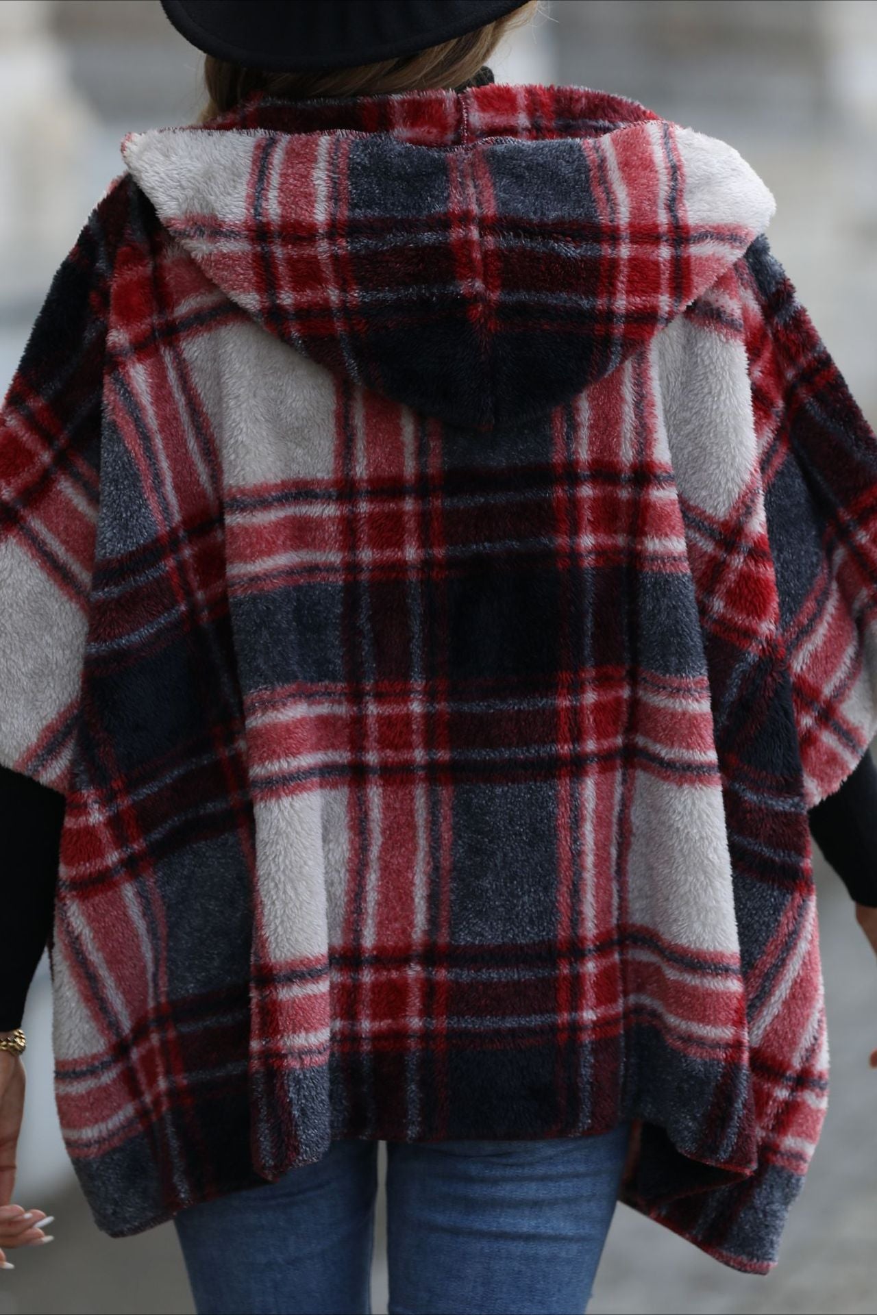 Fuzzy Plaid Hooded Short Sleeve Coat - Cozy and Stylish Layer for Any Occasion