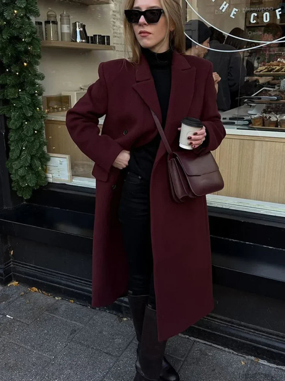 Chic Burgundy Lapel Wool Double-Breasted Overcoat for a Sophisticated Look