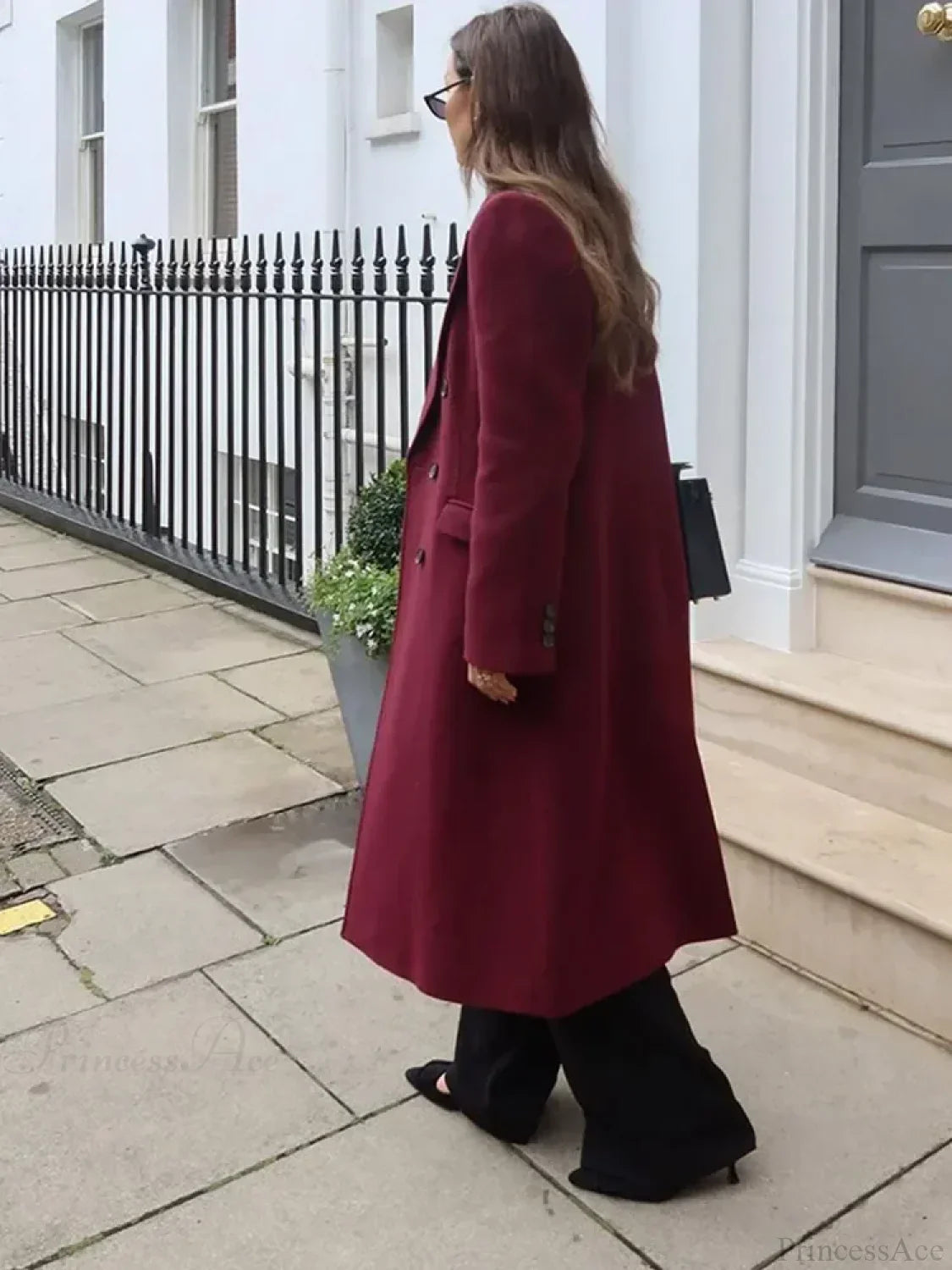 Chic Burgundy Lapel Wool Double-Breasted Overcoat for a Sophisticated Look