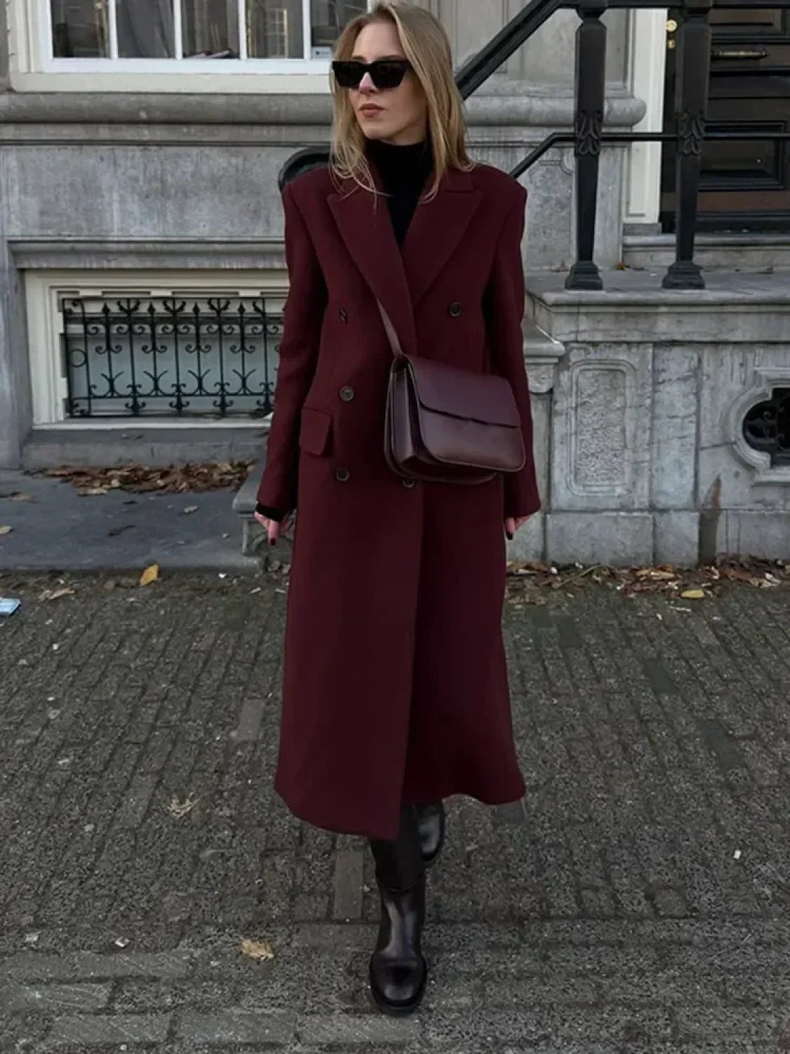 Chic Burgundy Lapel Wool Double-Breasted Overcoat for a Sophisticated Look