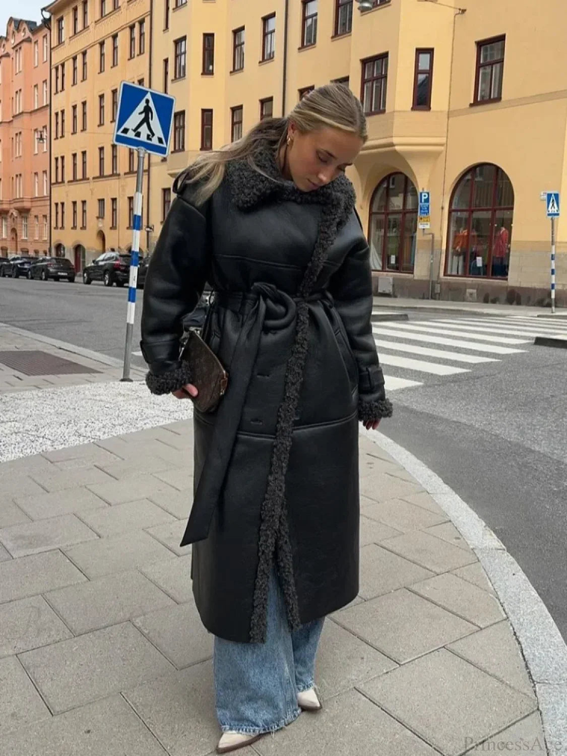 Belt and lace embellishment Burgundy scarf collar oversized for stylish protection