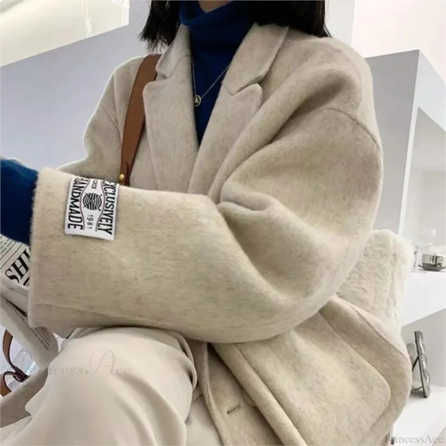 Oversized Cashmere and Wool Turn-Down Coat for Cozy Comfort