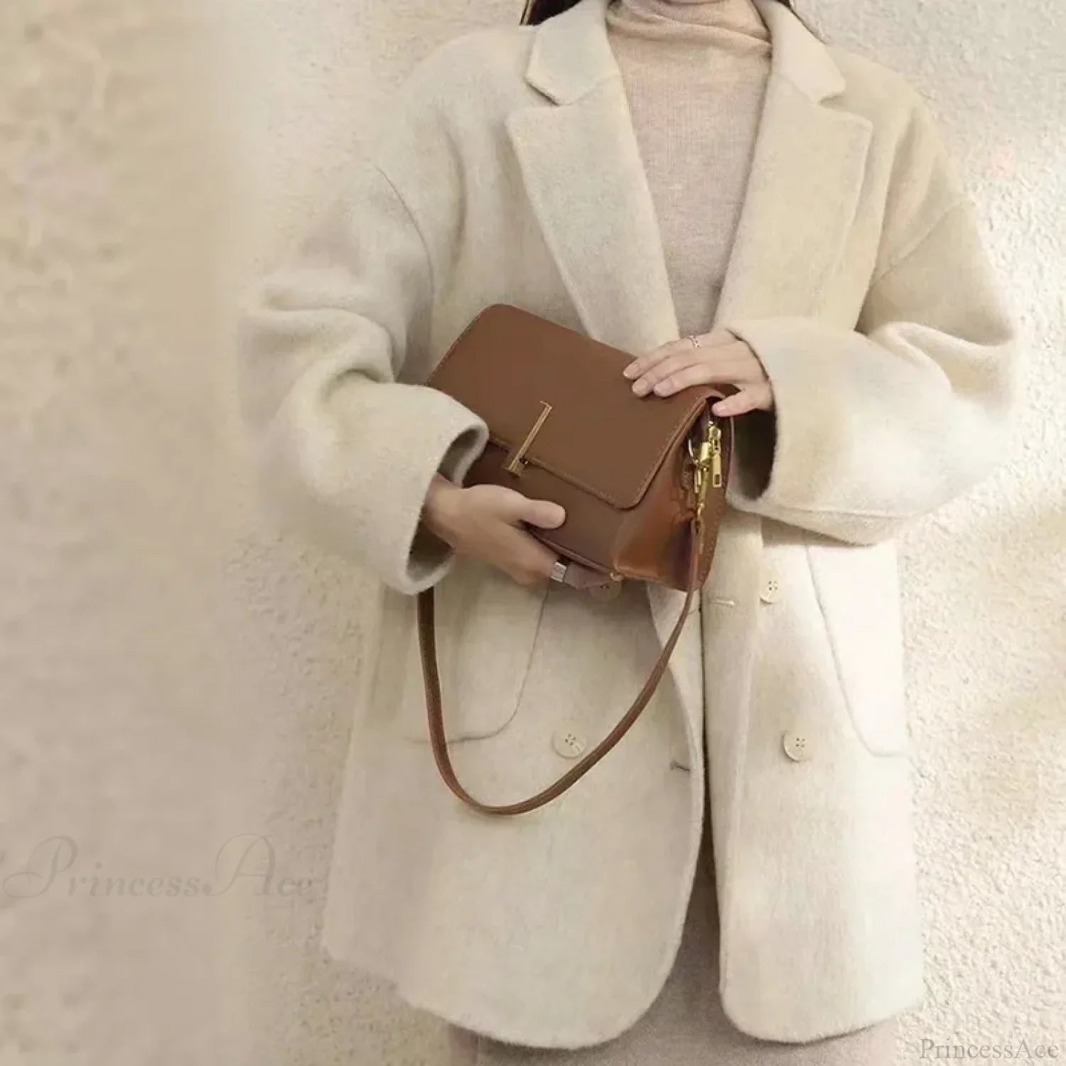 Oversized Cashmere and Wool Turn-Down Coat for Cozy Comfort