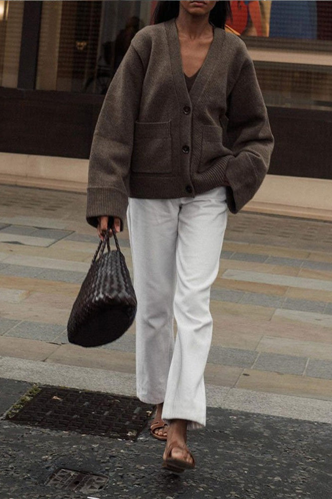 Solid Color Knit Vest with V-Neck for an Elegant and Comfortable Style