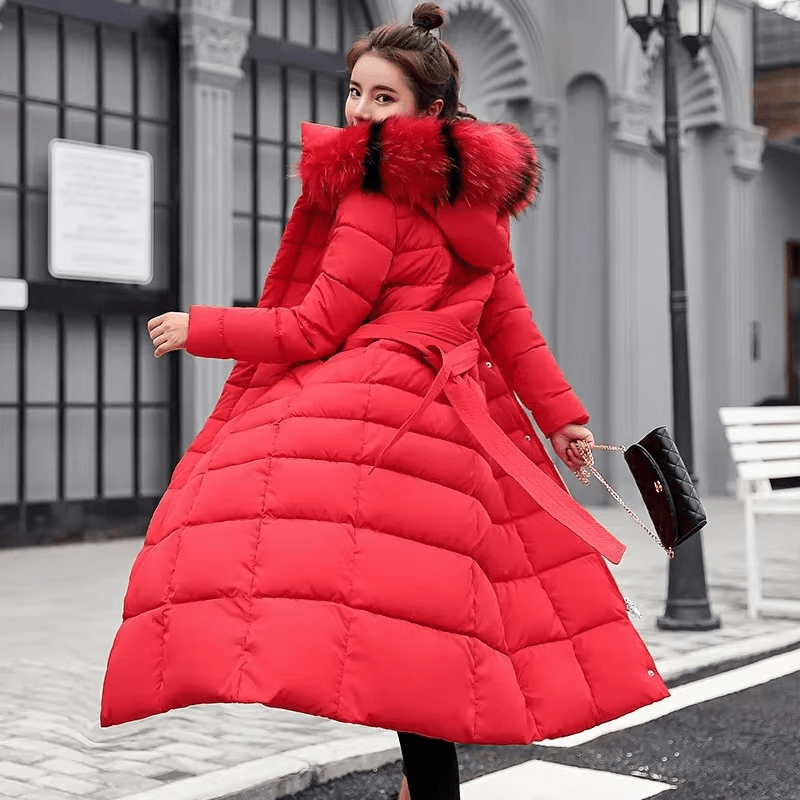 Cornelia - Elegant Down Jacket with Luxurious Fur Hood for Style-Conscious Women
