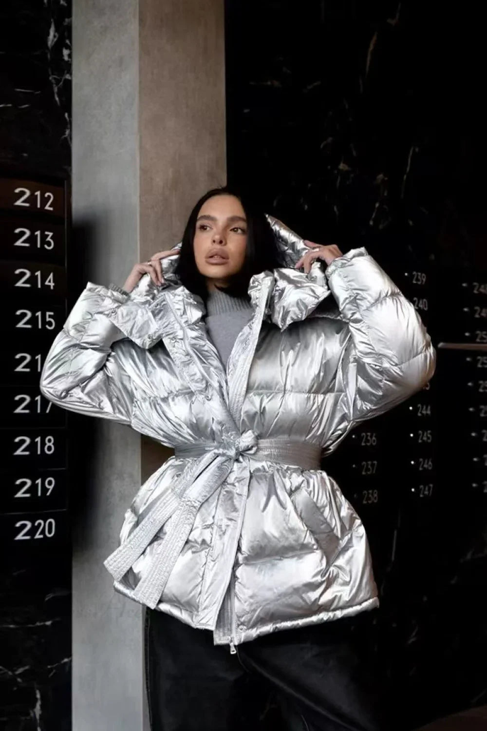 Metal Belt Coat with Pocket and Round Cotton Lining