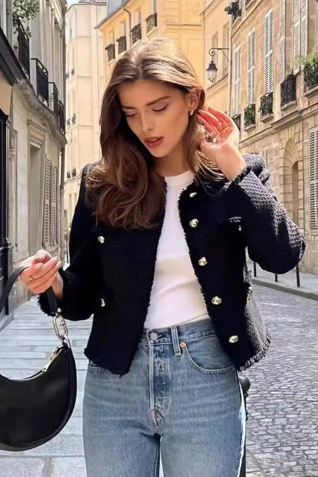 Short tweed jacket with single-buttonhole for an elegant and classic look