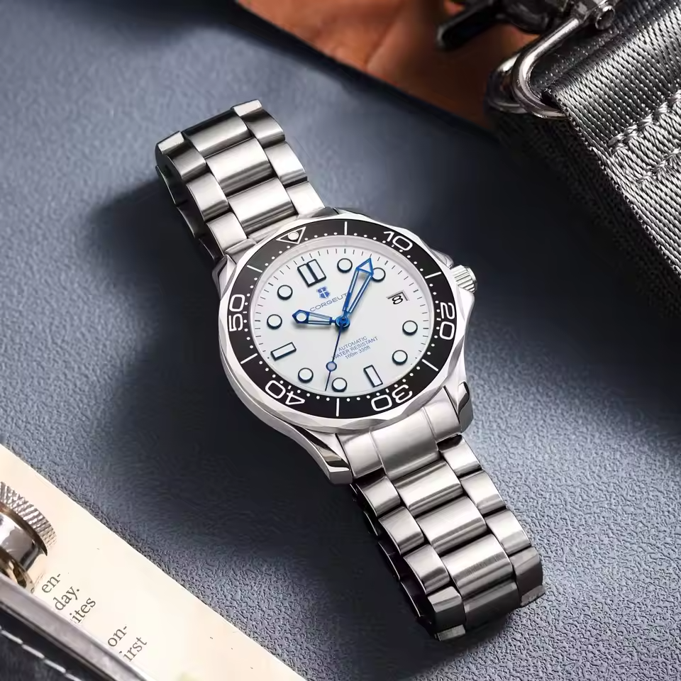 Casual and Versatile Silver Mechanical Watch