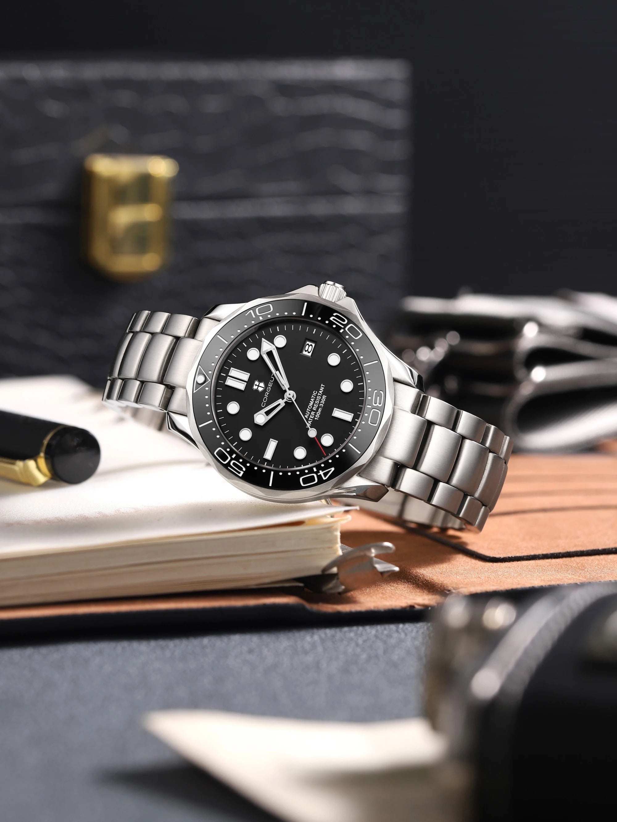 Casual and Versatile Silver Mechanical Watch