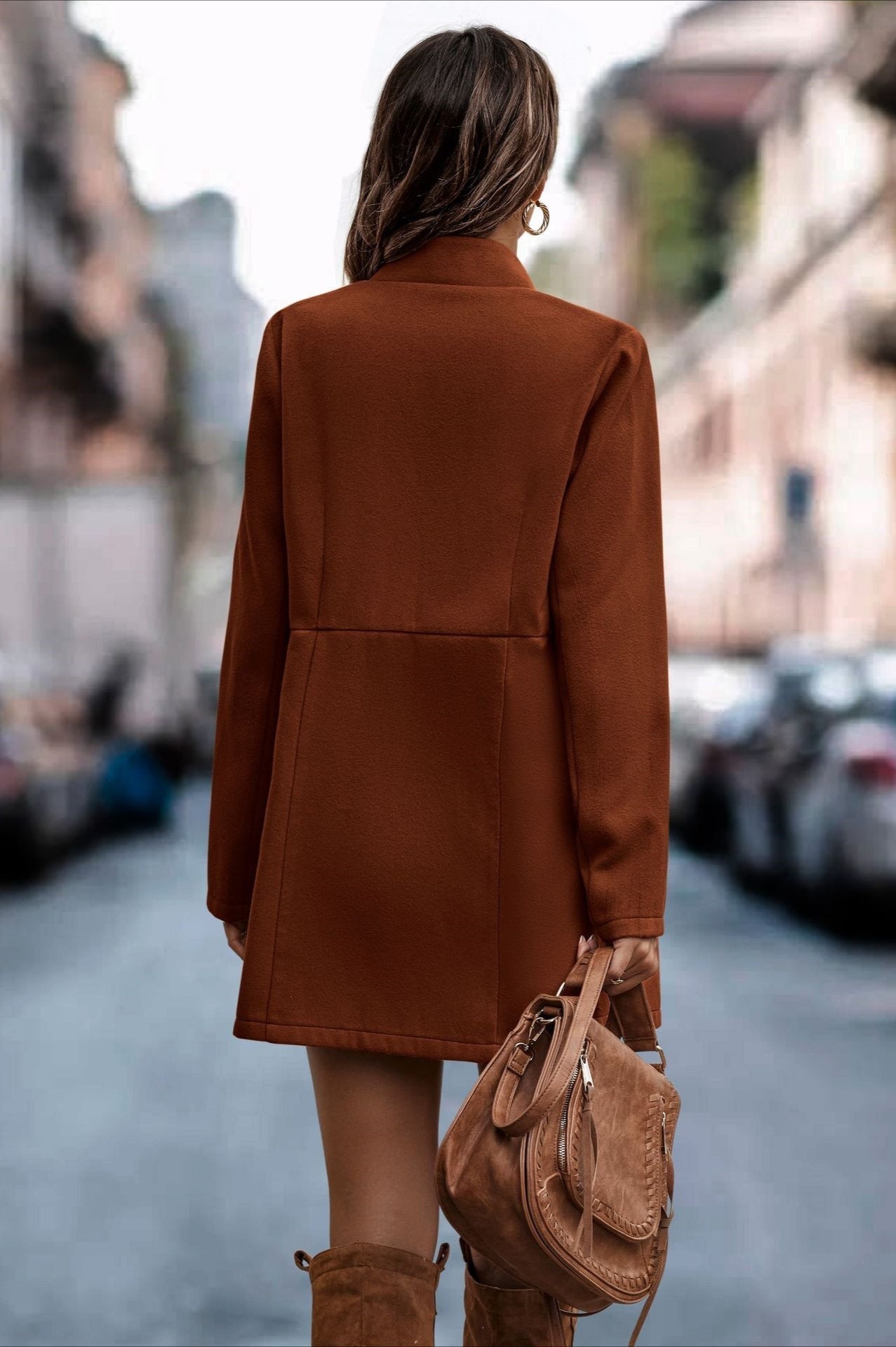 Elegant solid-colored long-sleeve brushed wool coat