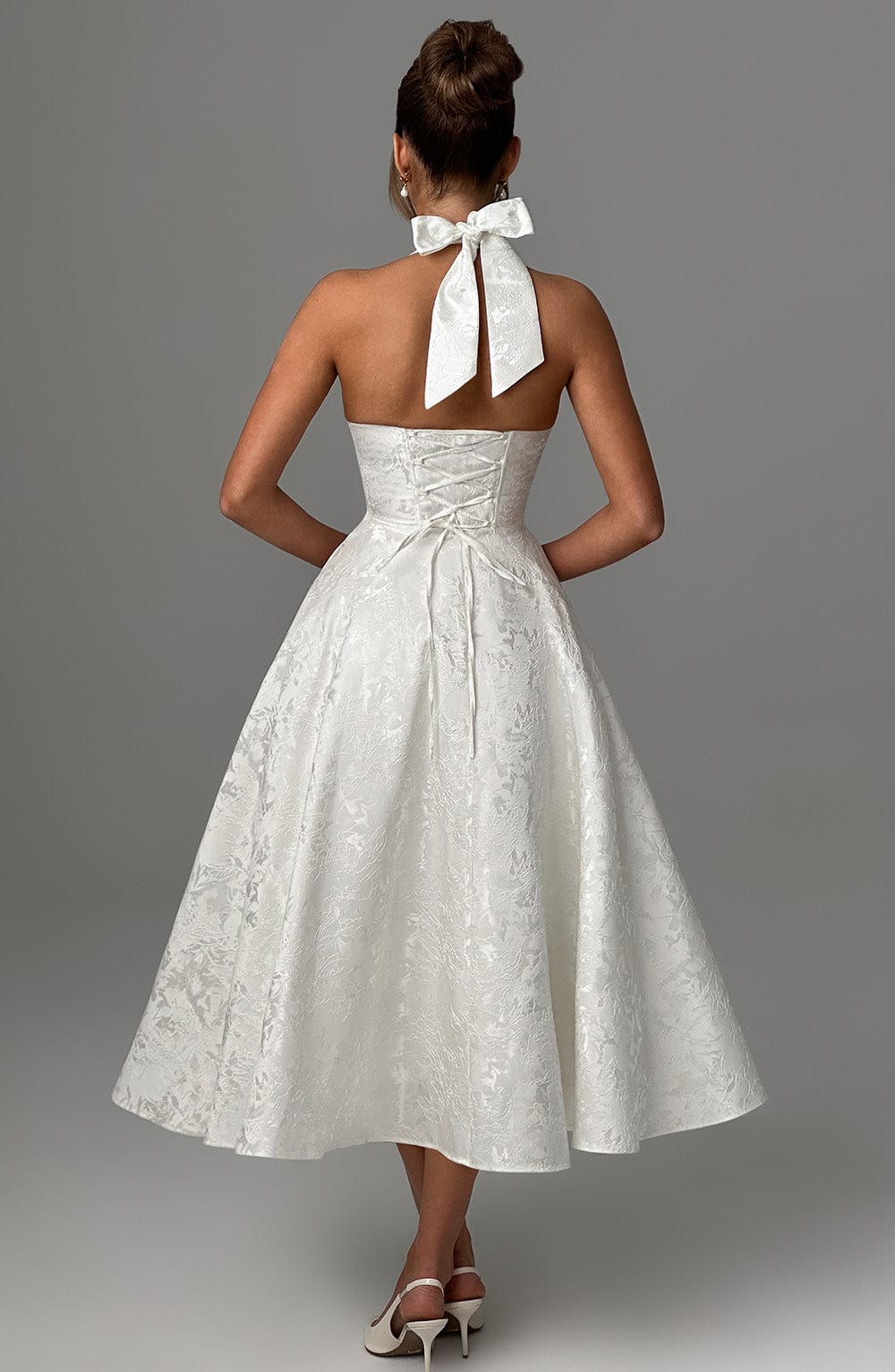 Ara Halter-Neck Midi Dress – Sleek, Flattering Silhouette for Any Occasion