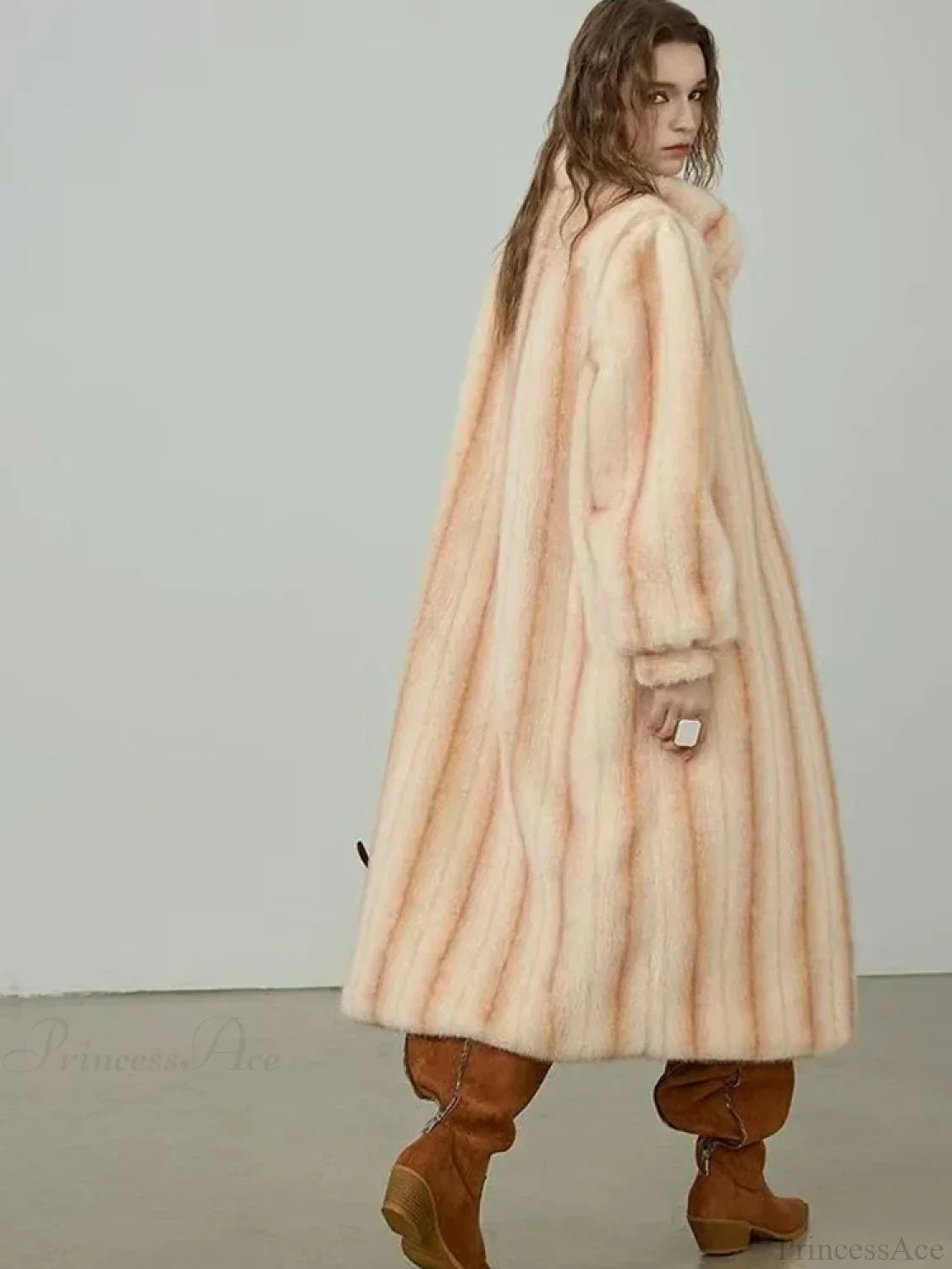 Elegant stand-up collar overcoat for stylish protection