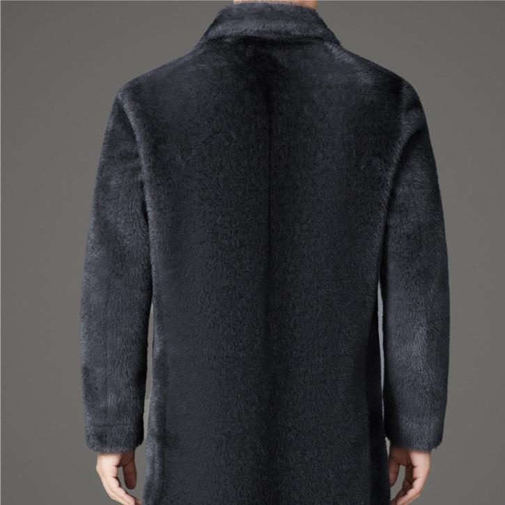Ewald – Elegant and versatile mink fur coat for stylish looks