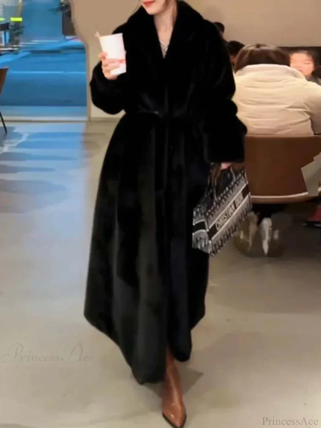 Casual Luxurious Overcoat with Plush Imitation Mink Finish