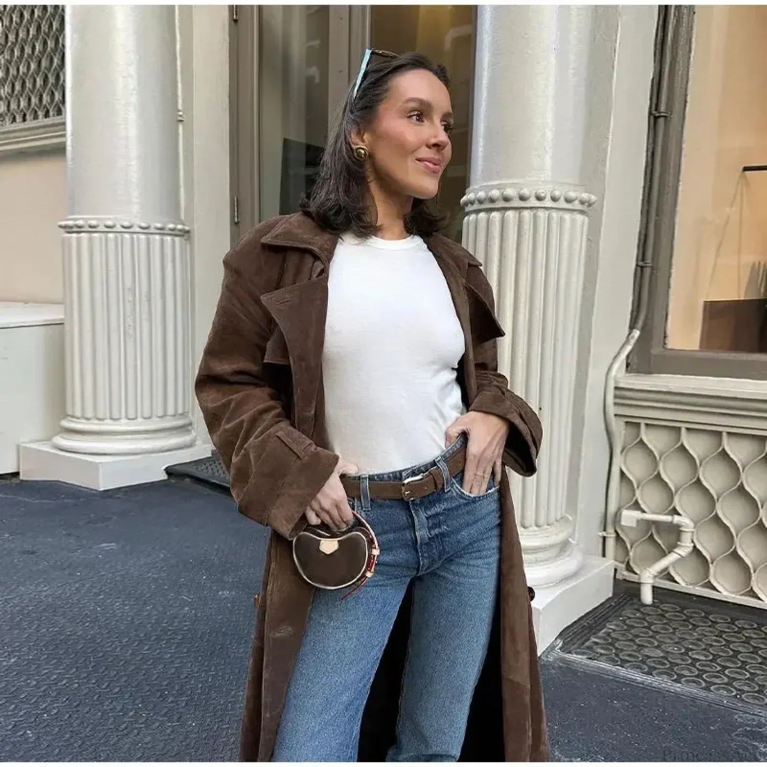 Elegant double-breasted coat with lapel collar