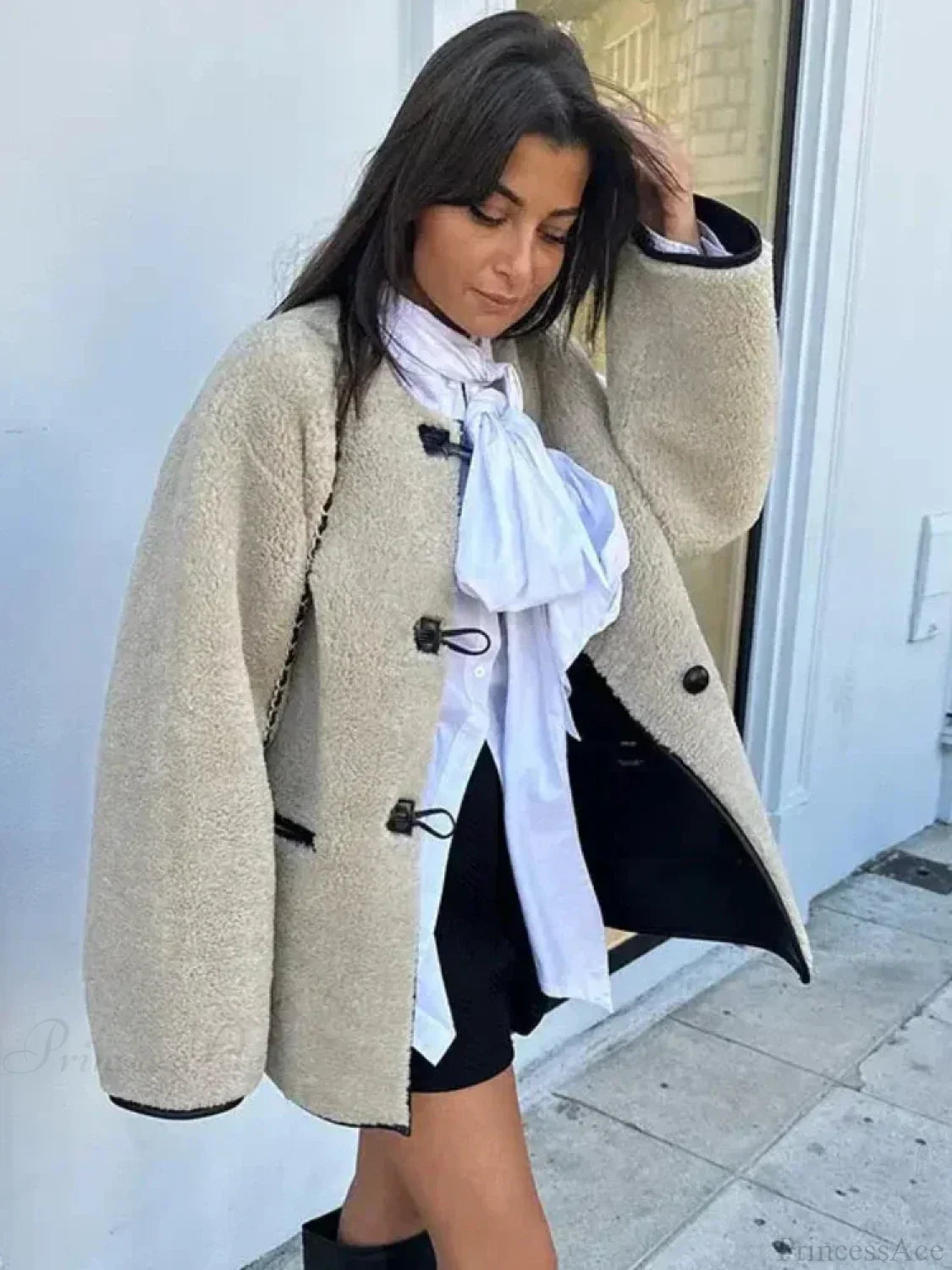 Women's Retro Plus Size Wool Coat with Wide O-Neck