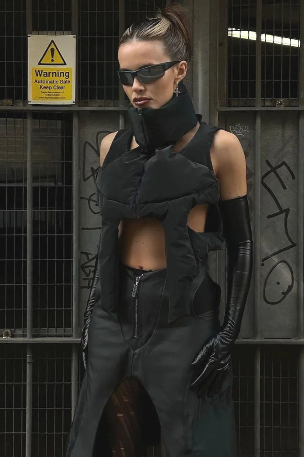 Padded punk collar stand-up zip jacket for a bold style