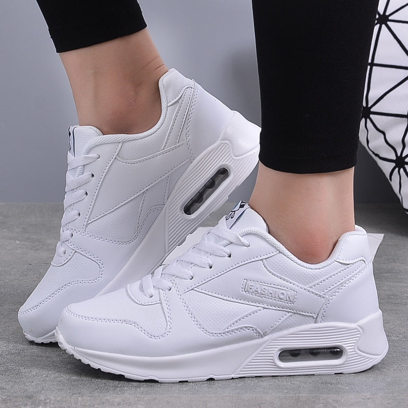 Comfortable Sneakers with Air Sole for Optimal Comfort