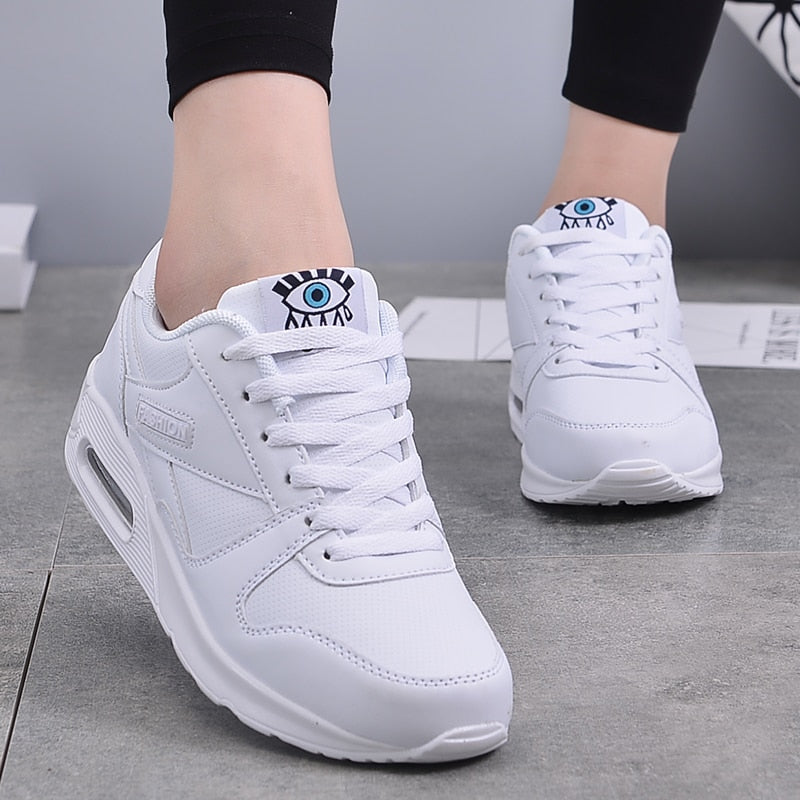 Comfortable Sneakers with Air Sole for Optimal Comfort