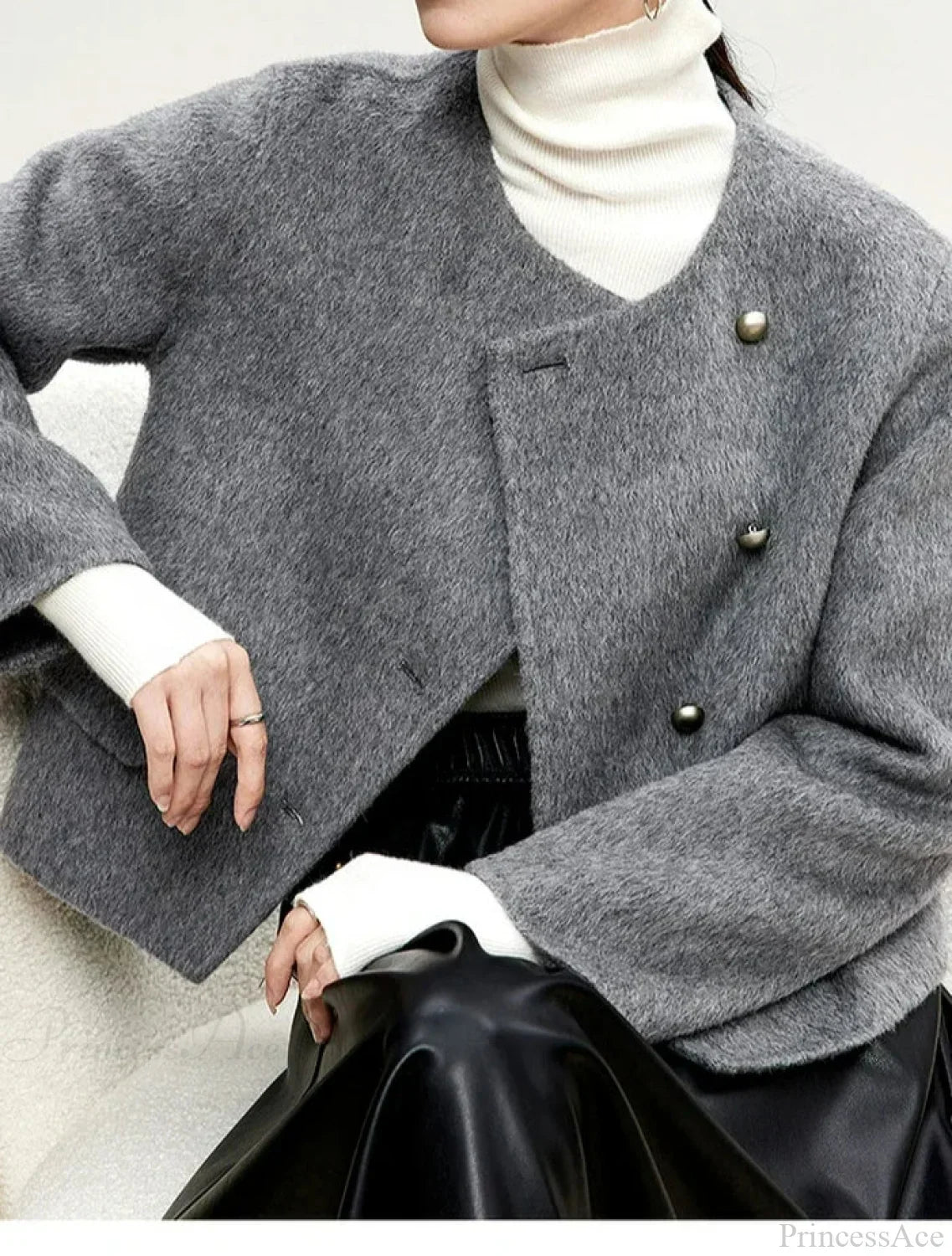 Casual Short Wool Crew Neck Overcoat with Single-Breasted Design