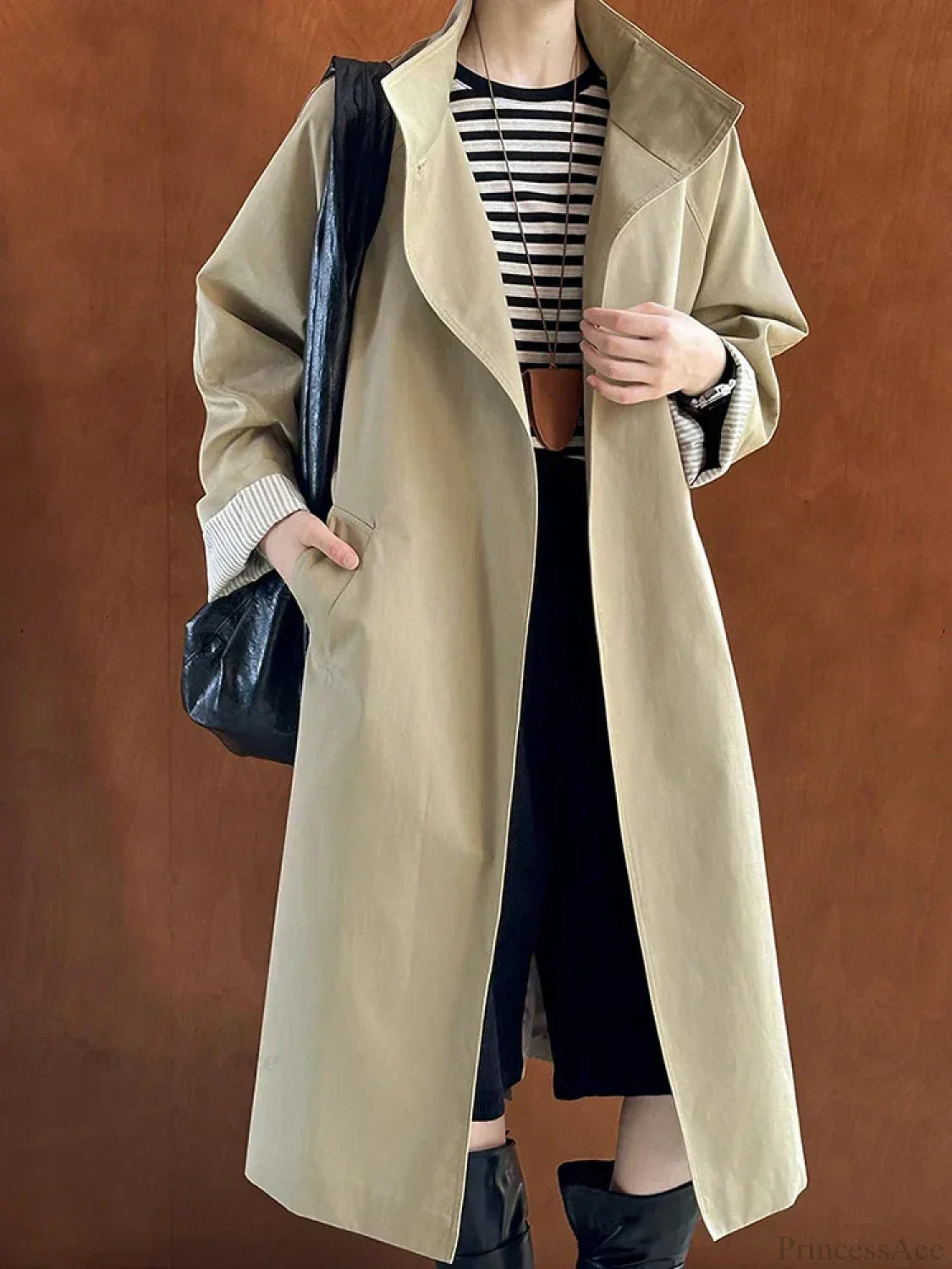 Oversized Trench Coat with Bold Lapel for a Stylish Look