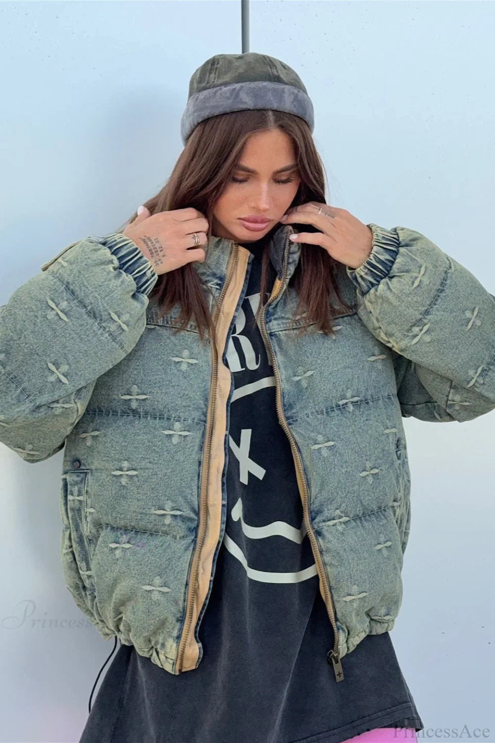 Fashionable Cross-Embroidered Jacket in Trendy Vintage Look