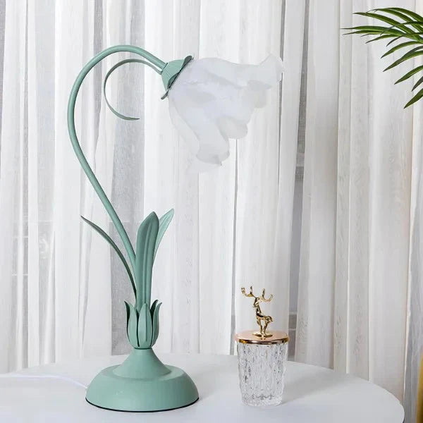 Elegant vintage table lamp with adjustable floral design