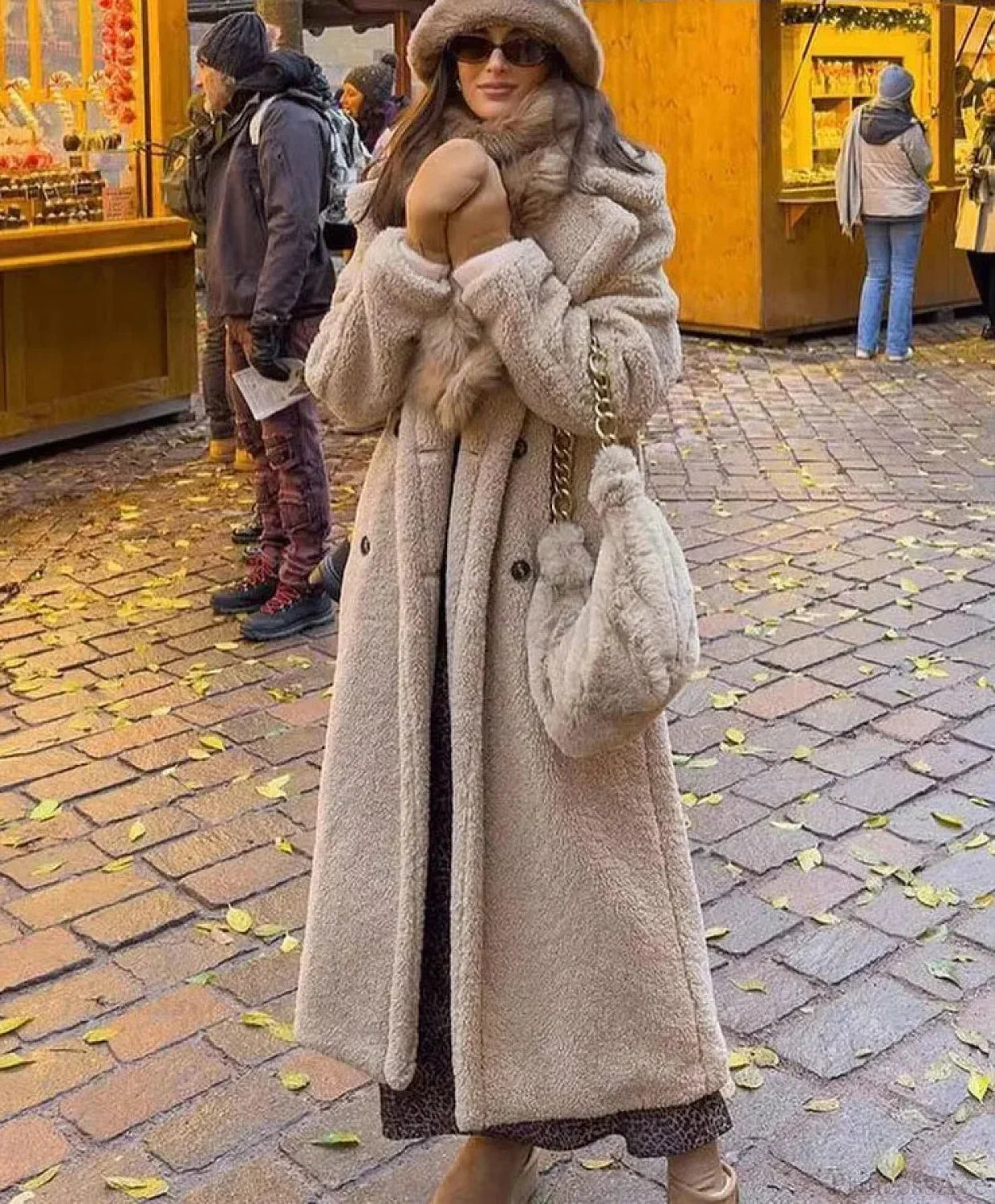 Chic Vintage Wool Blend Double-Breasted Overcoat for Classic Elegance