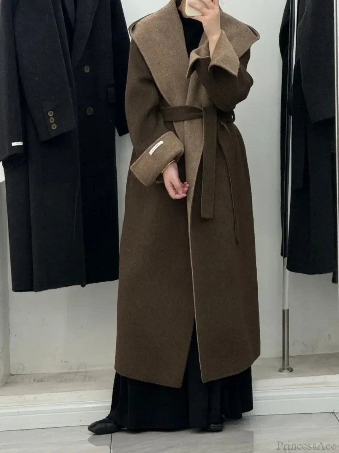 Elegant women's cashmere hooded coat for office wear