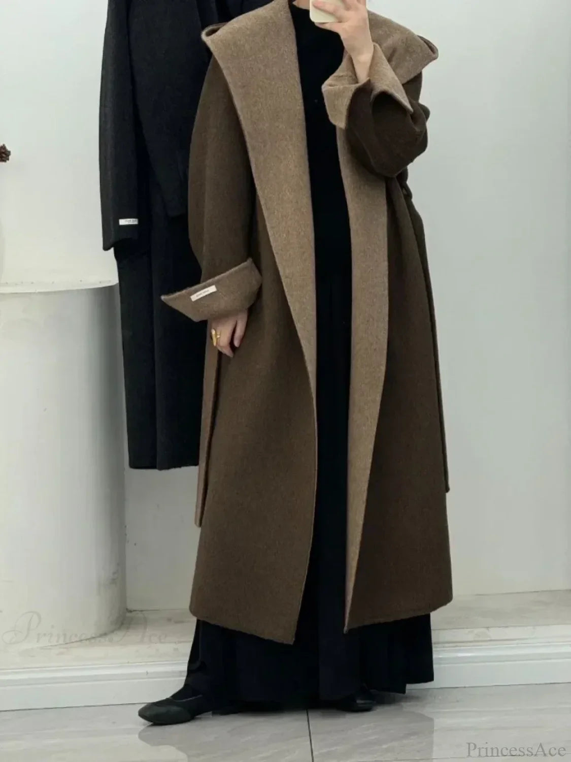 Elegant women's cashmere hooded coat for office wear