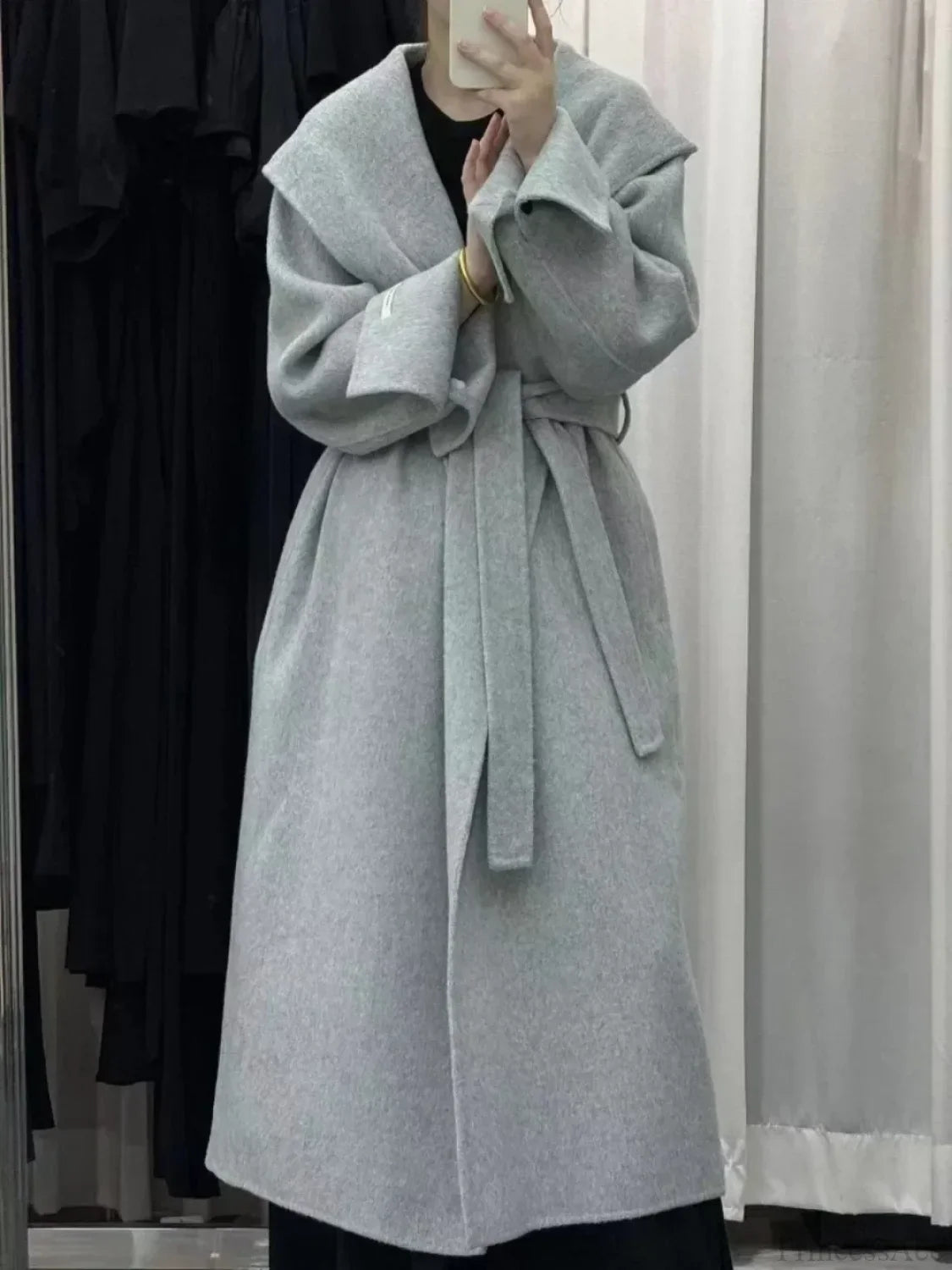 Elegant women's cashmere hooded coat for office wear